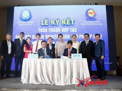 Lễ ký kết thỏa thuận hợp tác giữa Hội Doanh nhân Quảng Nam Phía Nam và Hội Doanh nghiệp Tân Phú.